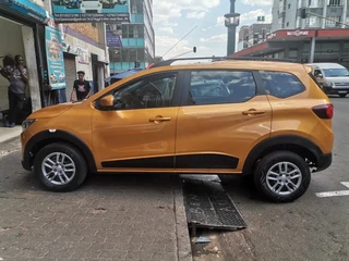 2020 Renault Triber 1.0 Dynamique, Yellow with 91000km available now!