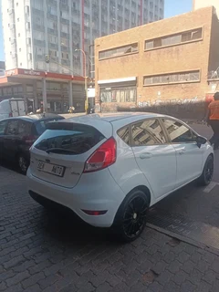 2013 Ford Fiesta 1.0 EcoBoost Ambiente, White with 105000km available now!