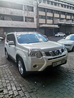 2011 Nissan X-Trail 2.0 4x4 SE, White with 95000km available now!