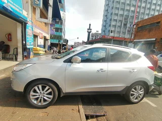 2011 Hyundai ix35 2.0 GL 4x2, Silver with 88000km available now!