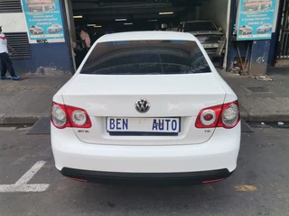 2011 Volkswagen Jetta 1.4 TSI Trendline, White with 98999km available now!