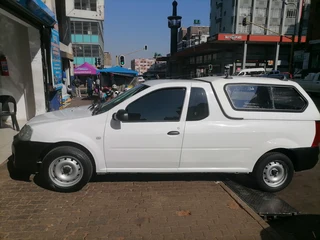 2017 Nissan NP200 1.6 8V A/C, White with 76000km available now!