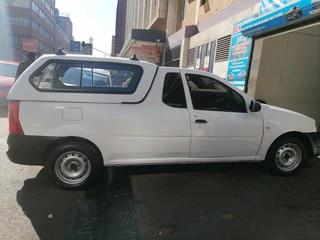 2017 Nissan NP200 1.6 8V A/C, White with 76000km available now!