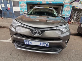 2017 Toyota RAV4 2.0 GX 4x4 AT, Green with 81000km available now!