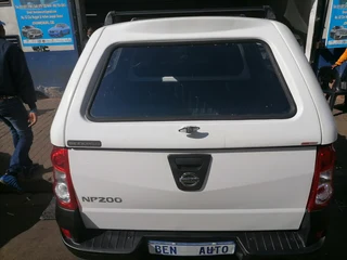 2017 Nissan NP200 1.6 8V A/C, White with 76000km available now!