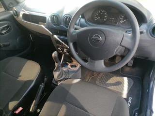 2017 Nissan NP200 1.6 8V A/C, White with 76000km available now!