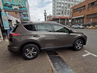 2017 Toyota RAV4 2.0 GX 4x4 AT, Green with 81000km available now!