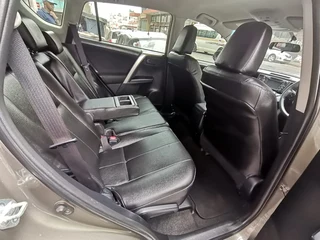 2017 Toyota RAV4 2.0 GX 4x4 AT, Green with 81000km available now!