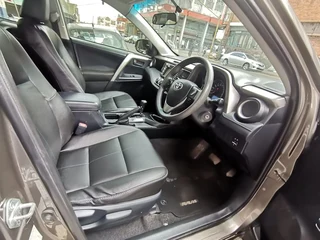 2017 Toyota RAV4 2.0 GX 4x4 AT, Green with 81000km available now!