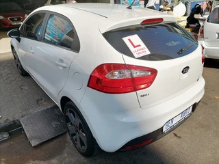 2015 Kia Rio 1.4 5-Door, White with 76000km available now!
