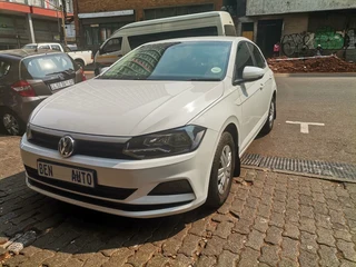 2018 Volkswagen Polo 1.0 Comfortline, White with 120000km available now!
