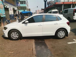 2018 Volkswagen Polo 1.0 Comfortline, White with 120000km available now!