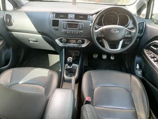 2015 Kia Rio 1.4 5-Door, White with 76000km available now!