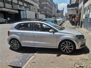 2013 Volkswagen Polo 1.6 Comfortline, Silver with 87000km available now!