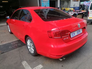 2013 Volkswagen Jetta 1.4 TSI Comfortline, Red with 96000km available now!