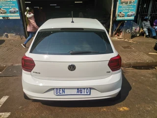 2018 Volkswagen Polo 1.0 Comfortline, White with 120000km available now!