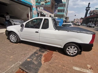 2014 Nissan NP200 1.6 8V A/C, White with 72000km available now!