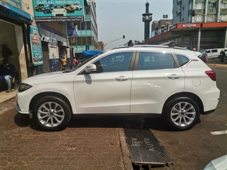 2017 Haval H2 1.5T City, White with 111000km available now!