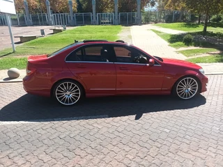 2012 Mercedes-Benz C 250 CDI BlueEFFICIENCY Avantgarde 7G-Tronic, Red with 115000km available now!