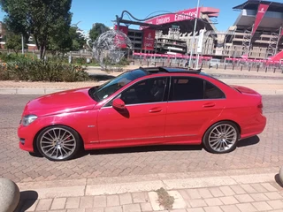 2012 Mercedes-Benz C 250 CDI BlueEFFICIENCY Avantgarde 7G-Tronic, Red with 115000km available now!