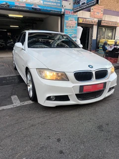 2010 BMW 320d M Sport, White with 98000km available now!