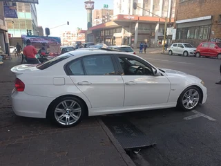 2010 BMW 320d M Sport, White with 98000km available now!