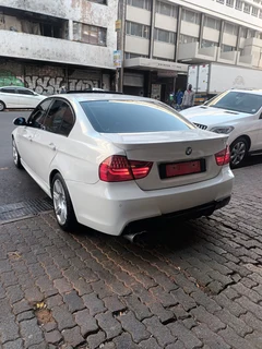 2010 BMW 320d M Sport, White with 98000km available now!