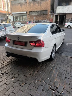 2010 BMW 320d M Sport, White with 98000km available now!