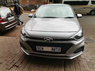 2019 Hyundai i20 1.2 Fluid, Silver with 80000km available now!