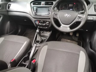 2019 Hyundai i20 1.2 Fluid, Silver with 80000km available now!