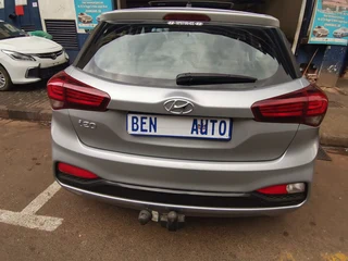 2019 Hyundai i20 1.2 Fluid, Silver with 80000km available now!
