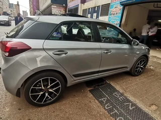 2019 Hyundai i20 1.2 Fluid, Silver with 80000km available now!