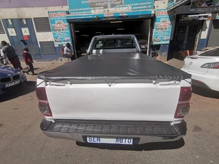 2014 Toyota Hilux 2.5 D-4D, White with 107000km available now!