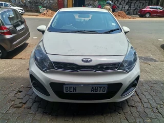 2014 Kia Rio 1.2 LS 5-Door, White with 82000km available now!