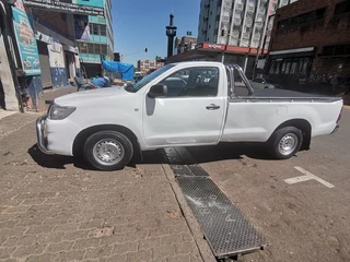 2014 Toyota Hilux 2.5 D-4D, White with 107000km available now!
