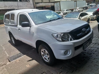 2010 Toyota Hilux 2.5 D-4D, White with 107000km available now!