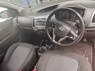 2014 Hyundai i20 1.4 Fluid, Burgundy with 70000km available now!