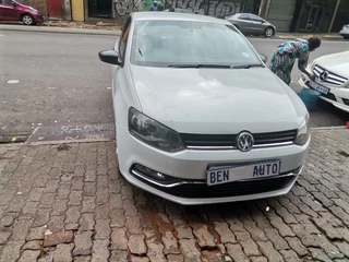 2015 Volkswagen Polo 1.2 TSI Comfortline, White with 81000km available now!