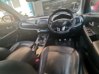 2012 Kia Sportage 2.0, Burgundy with 102000km available now!