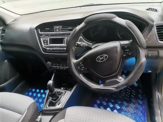 2015 Hyundai i20 1.4 Fluid AT, Gold with 98000km available now!