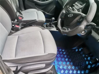 2015 Hyundai i20 1.4 Fluid AT, Gold with 98000km available now!