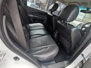 2010 Hyundai Tucson 2.0 Premium, White with 107000km available now!