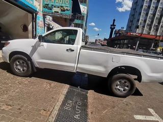 2009 Toyota Hilux 3.0 D-4D 4x4 Raider, White with 105000km available now!