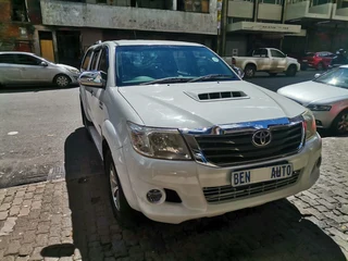 2011 Toyota Hilux 3.0 D-4D D/Cab 4x4 Raider, White with 107000km available now!