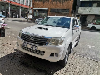 2011 Toyota Hilux 3.0 D-4D D/Cab 4x4 Raider, White with 107000km available now!