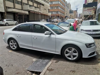 2015 Audi A4 2.0 TDI, White with 95000km available now!