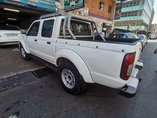 2019 Nissan NP300 Hardbody 2.5 TDI SE Hi Rider D Cab 4x4, White with 72000km available now!