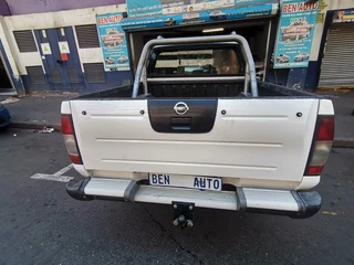 2019 Nissan NP300 Hardbody 2.5 TDI SE Hi Rider D Cab 4x4, White with 72000km available now!