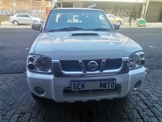 2019 Nissan NP300 Hardbody 2.5 TDI SE Hi Rider D Cab 4x4, White with 72000km available now!