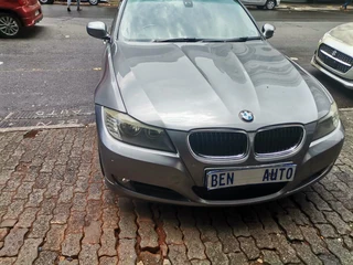2011 BMW 320i, Silver with 101000km available now!